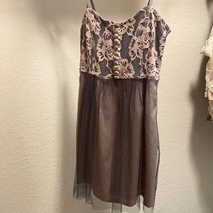 Women’s camisole dress. Lace detail. Fits size 2/4.